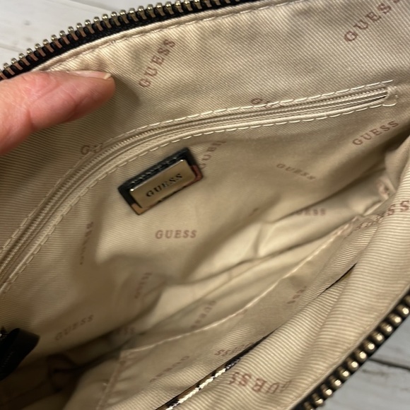 NWOT Guess 1981 Floral Faux Leather Convertible Crossbody Purse - Picture 6 of 14